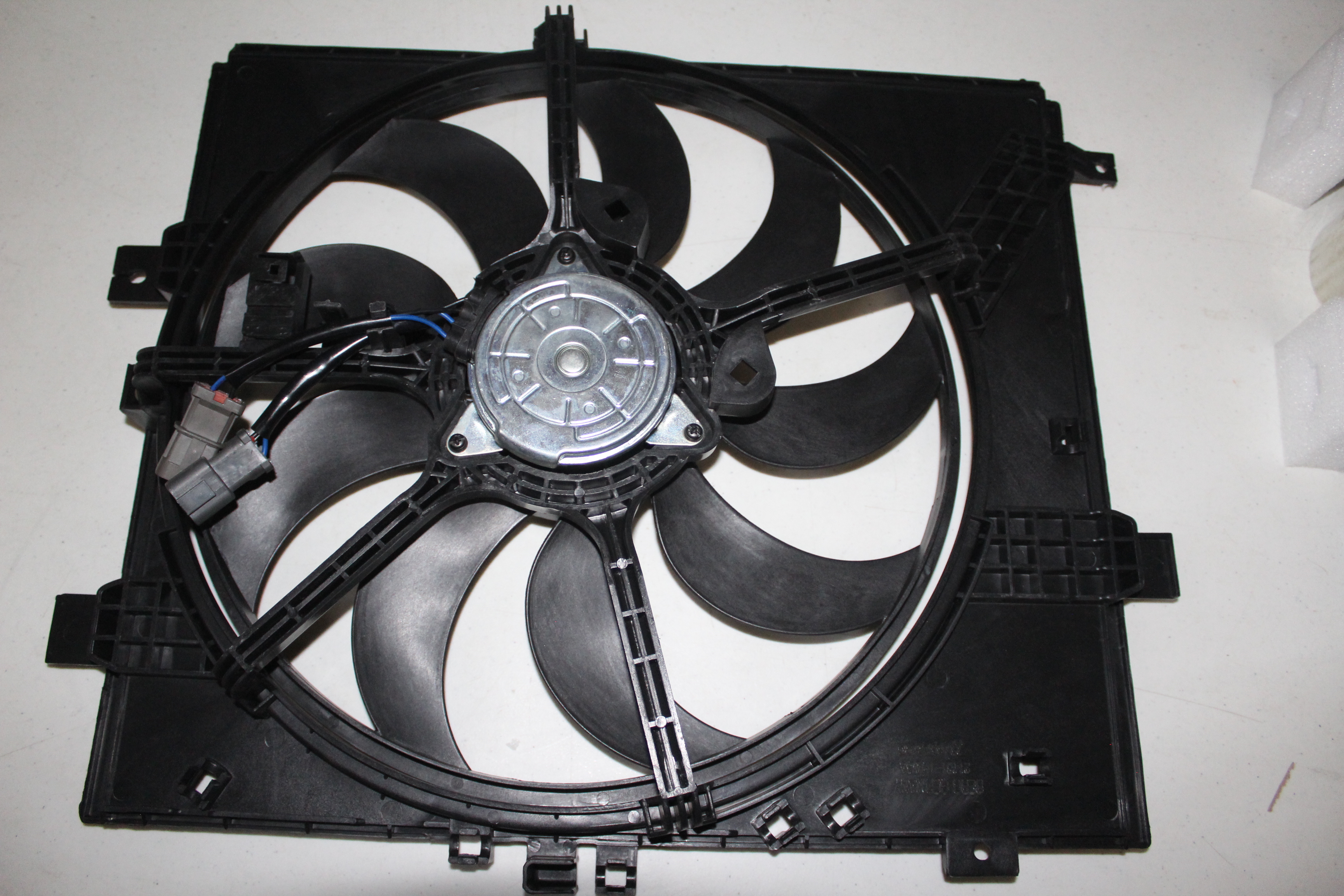 MOTOVENTILADOR MARCH 1.6  2012-2021 VERSA 2012-2019  2 CONECTORES 